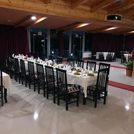 Bardhi 4* Kucove