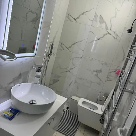 Hotel Bardhi Kuçovë