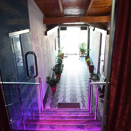 Bardhi