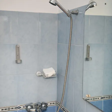 Bardhi Hotell Kuçova