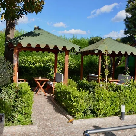 Hotel Bardhi Kuçovë