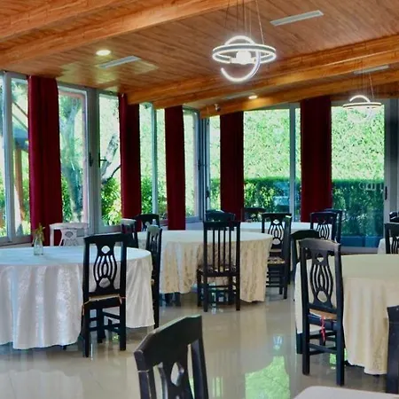 Bardhi Hotell 4*